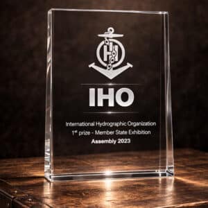 Trophée en verre rectangulaire vertical biseauté gravé