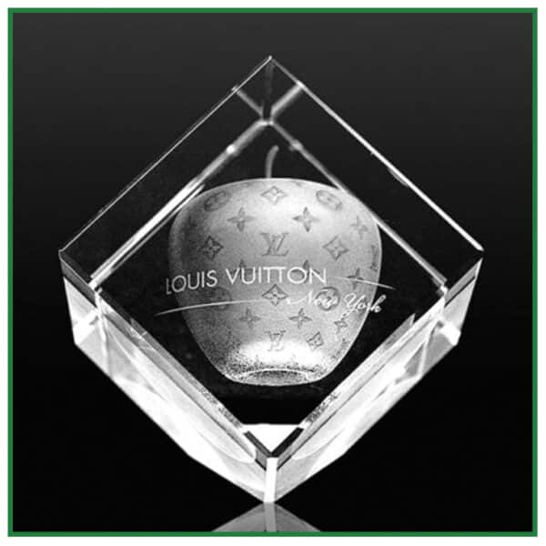 Cube de verre pan coupé avec gravure laser 2d 3d