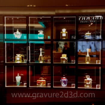 signaletique en verre personnalisée
