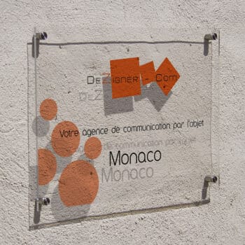 Plaques de signalétique gravées ou imprimées - plaque exterieure plexi personnalisee