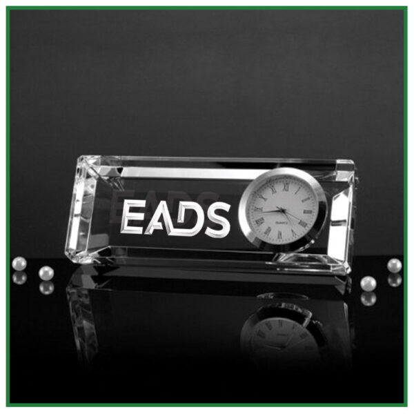 Horloge en verre avec gravure laser