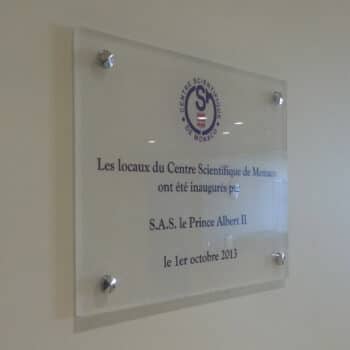 Plaques de signalétique gravées ou imprimées - Plaque de signalétique en plexiglas