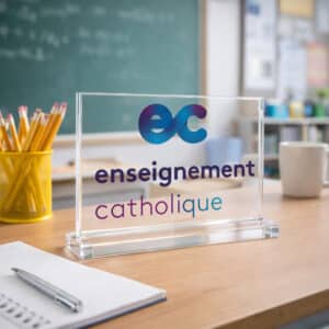 Plaque plexiglas rectangulaire horizontale sur socle