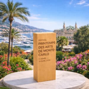 Trophées en bois personnalisables, gravure laser et marquage couleurs