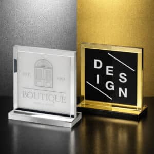 Trophée plexiglas carré design luxe personnalisé