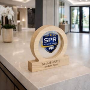 Trophée rond bois et plexi personnalisé