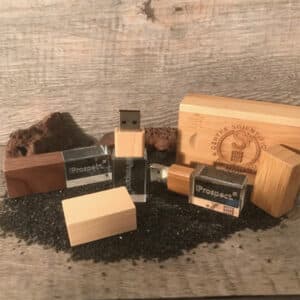 Clés USB verre bois personnalisée gravée