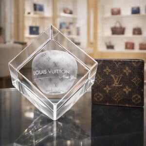 Cube de verre gravé pan coupé