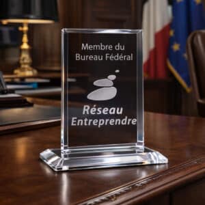Trophée en verre rectangulaire sur socle