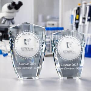 Trophée en verre optique diamant gravé au laser