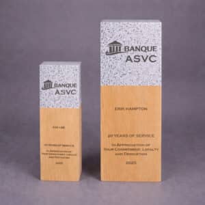 Trophée colonne bois plexi personnalisé sur mesure.