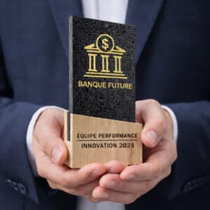 Trophée bois acrylique oblique personnalisable, couleur et gravure laser