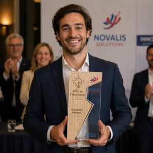 Trophée personnalisé entreprise original bois et PMMA coloré sur mesure