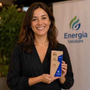 Trophée personnalisé entreprise original bois et PMMA coloré